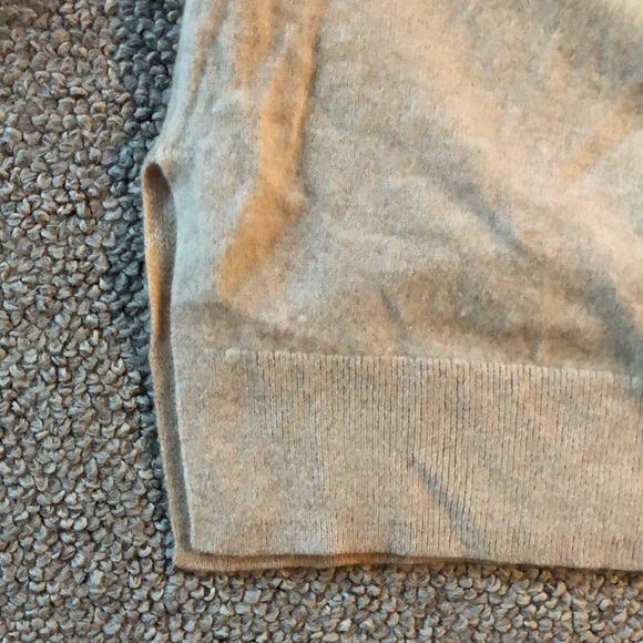 Two-tone Club Monaco Cashmere Sweater - Picture 4 of 4